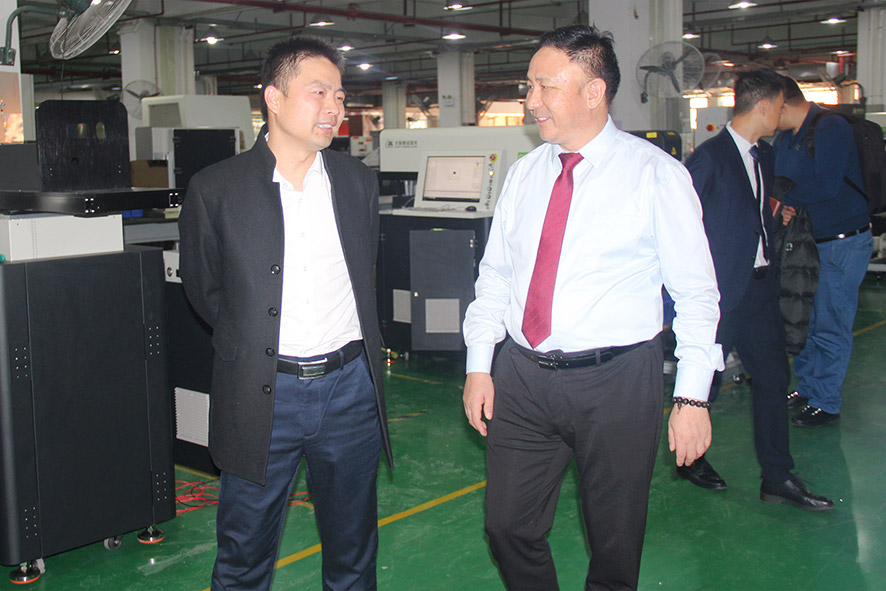 “激光智能制衣”、“激光智能制鞋”、“激光連續印花”、“激光智能噴花” “激光智能制衣”、“激光智能制鞋”、“激光連續印花”、“激光智能噴花”