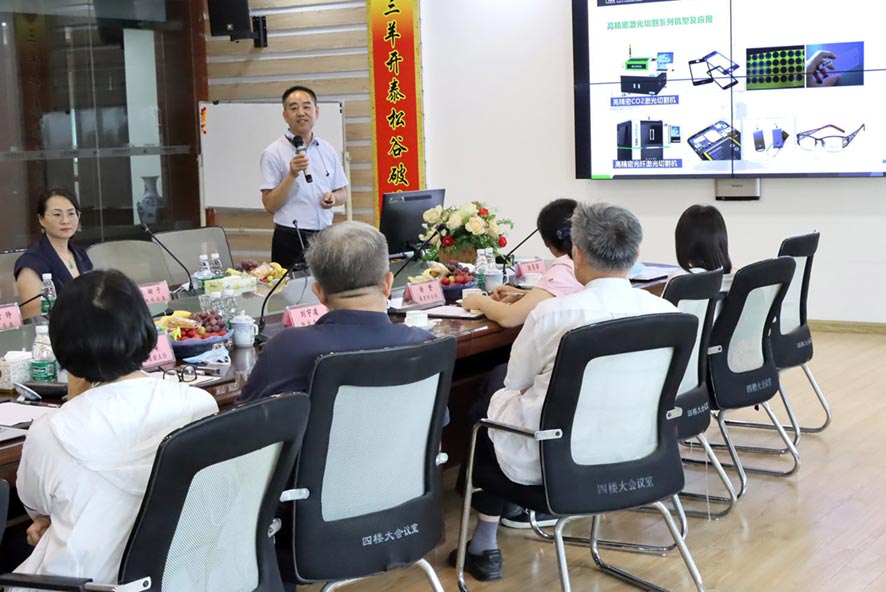 中國機床工具工業(yè)協(xié)會行業(yè)發(fā)展委員會王旭主任一行 蒞臨粵銘激光集團考察調(diào)研