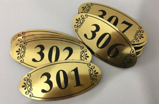 雙色板雕刻切割的工藝介紹 雙色板雕刻切割的工藝介紹