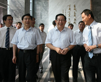 全國政協(xié)副主席、致公黨中央主席、科技部部長萬鋼率調(diào)研組蒞臨大族激光 全國政協(xié)副主席、致公黨中央主席、科技部部長萬鋼率調(diào)研組蒞臨大族激光