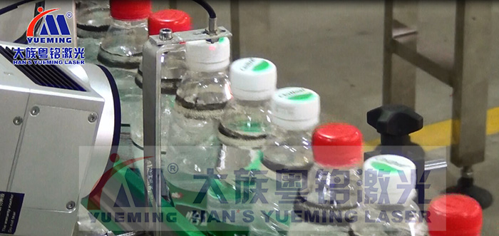 礦泉水瓶流水線激光打標(biāo)