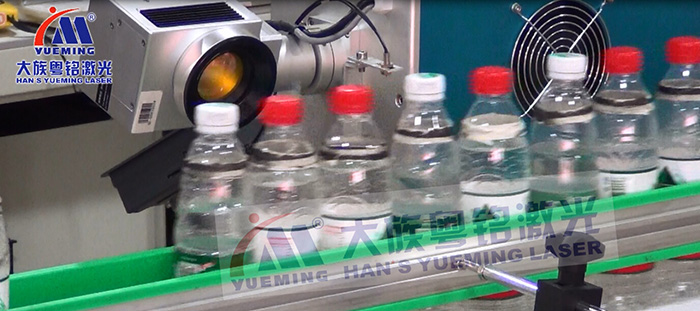 礦泉水瓶流水線激光打標(biāo)