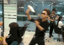 不銹鋼激光打標機鐫刻美發刀,讓理發師更懂您 不銹鋼激光打標機鐫刻美發刀,讓理發師更懂您