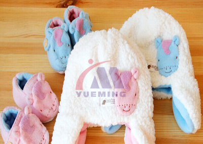 <a href=http://www.buybuynyhome.com/chanpin/79.html target=_blank class=infotextkey>毛絨布料激光切割</a>2.jpg