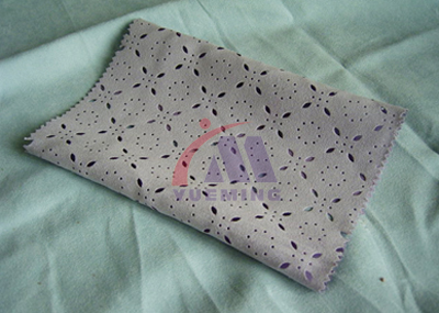 布料皮革<a href=http://www.buybuynyhome.com target=_blank class=infotextkey>激光切割機</a>.jpg