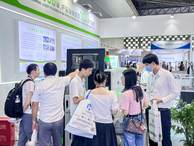 機(jī)械手智能激光打標(biāo)機(jī)系列二2 (2).jpg